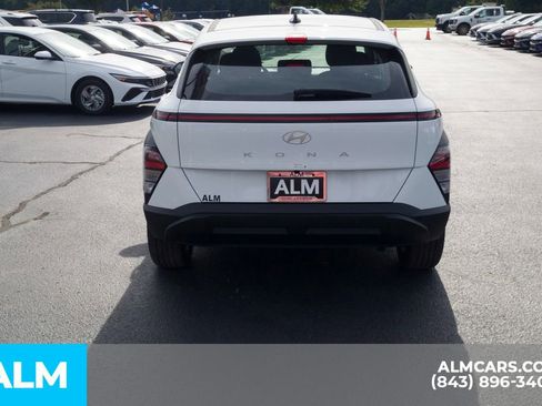 Certified 2026 Hyundai Kona SE image 6