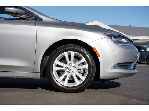 Used 2016 Chrysler 200 Limited image 11