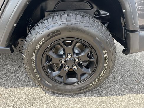 Used 2022 Jeep Wrangler Unlimited Sport AWD/4WD image 19