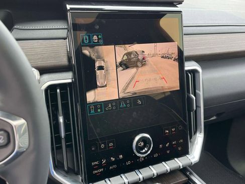 New 2026 GMC Acadia Denali w/ Super Cruise Package image 30