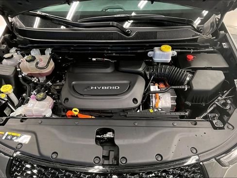 Used 2022 Chrysler Pacifica Touring-L w/ S Appearance Package FWD image 9