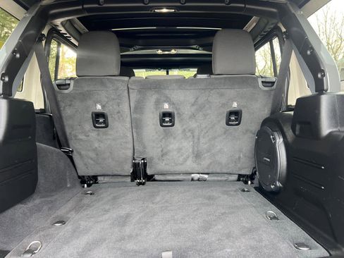 Used 2022 Jeep Wrangler Unlimited Willys image 38