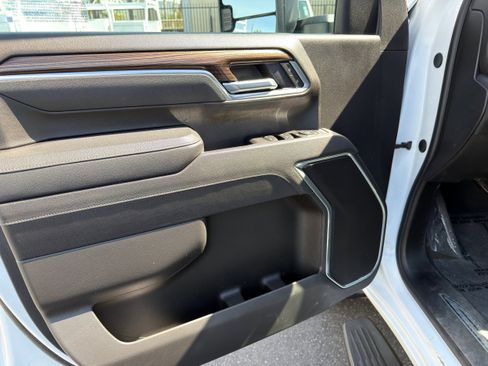 Used 2025 Chevrolet Silverado 2500 LT w/ Convenience Package image 26