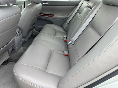 Used 2002 Toyota Camry LE FWD image 10
