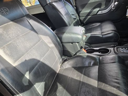 Used 2012 Jeep Wrangler Rubicon w/ Dual Top Group image 19