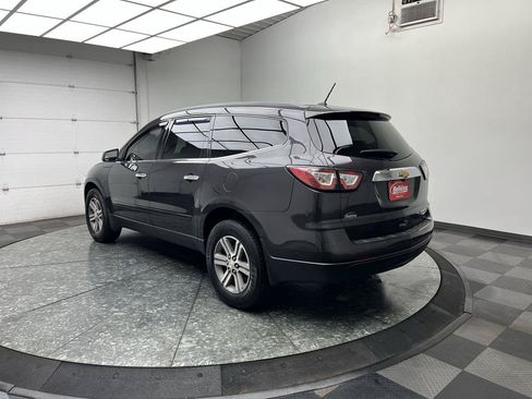 Used 2015 Chevrolet Traverse LT FWD image 2