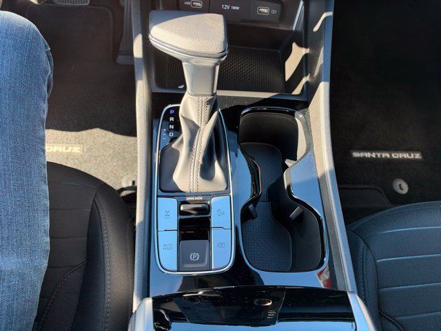 Used 2024 Hyundai Santa Cruz SE AWD/4WD image 23