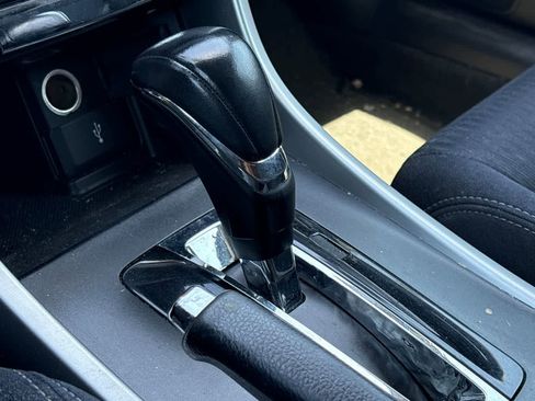 Used 2013 Honda Accord Sport image 22