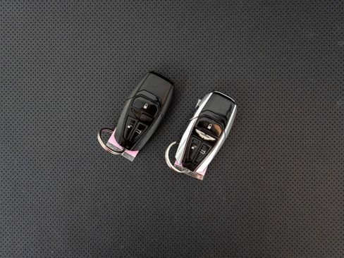 Used 2019 Aston Martin V8 Vantage Coupe RWD image 21