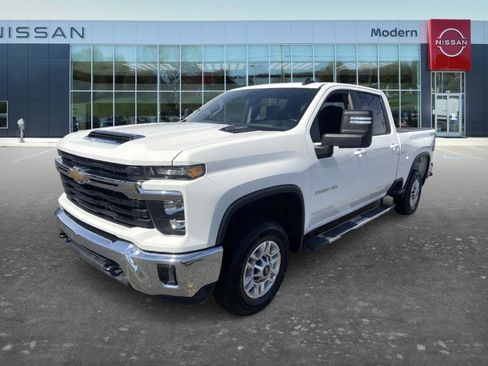 Used 2025 Chevrolet Silverado 2500 LT w/ Convenience Package AWD/4WD image 1