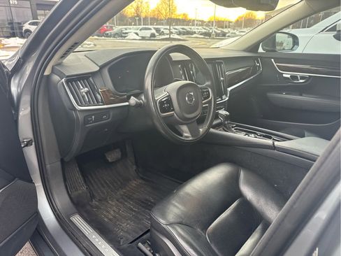 Used 2018 Volvo S90 T5 Momentum w/ Convenience Package image 6