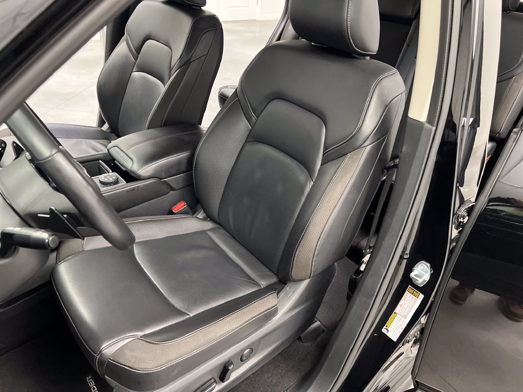 Used 2025 Nissan Pathfinder SL AWD/4WD image 11