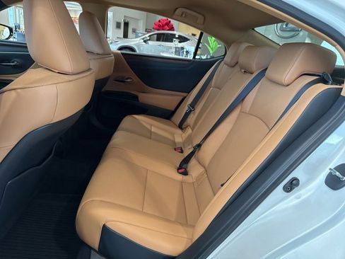 New 2025 Lexus ES 350 w/ Premium Package image 35