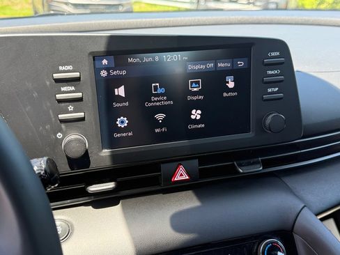 Used 2025 Hyundai Elantra Sport FWD image 26