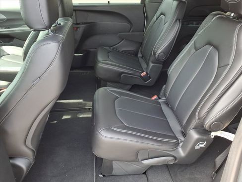 New 2026 Chrysler Voyager LX FWD image 5