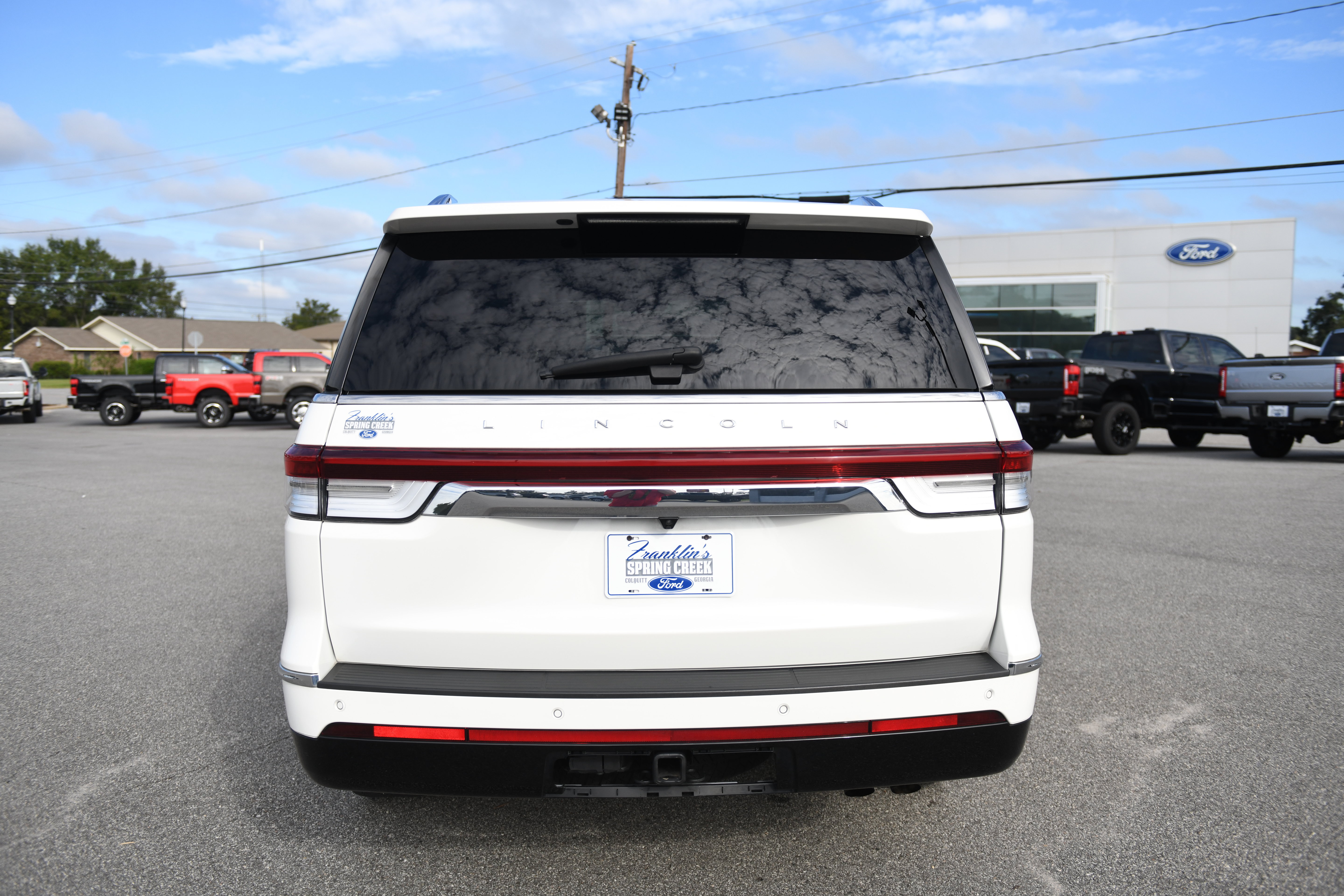 Used 2023 Lincoln Navigator Reserve w/ Monochromatic Package RWD image 11