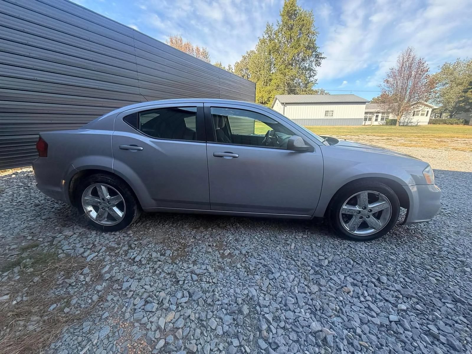 Used 2013 Dodge Avenger SE FWD image 4