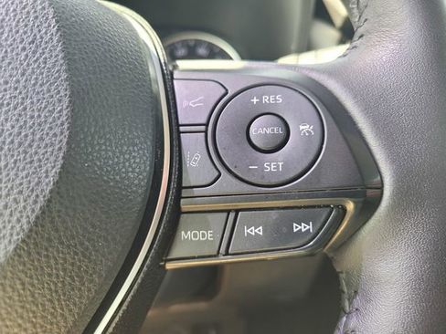 Used 2020 Toyota RAV4 XLE Premium image 27