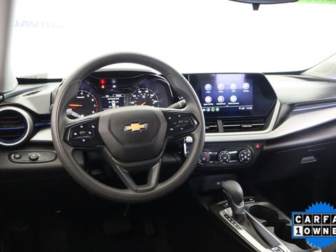 Certified 2025 Chevrolet Trax LS image 16