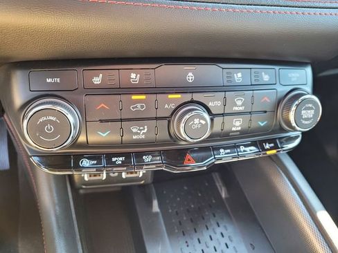 Used 2025 Dodge Durango GT image 21