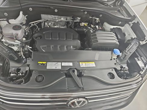 Used 2024 Volkswagen Atlas Peak Edition SEL AWD/4WD image 21