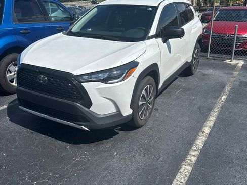 Used 2022 Toyota Corolla Cross L FWD image 1