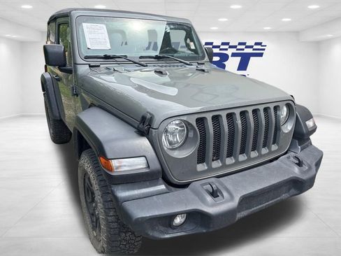 Used 2022 Jeep Wrangler Sport AWD/4WD image 3