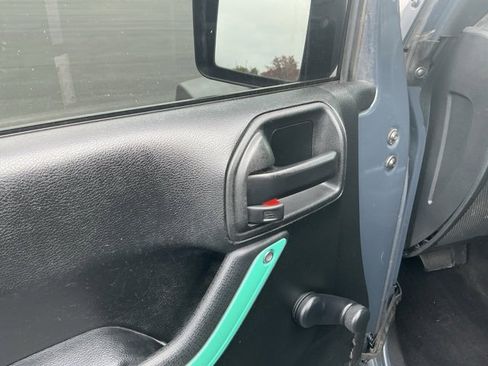 Used 2017 Jeep Wrangler Unlimited Sport w/ Connectivity Group image 10