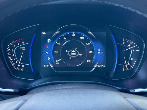 Used 2019 Hyundai Santa Fe FWD image 24