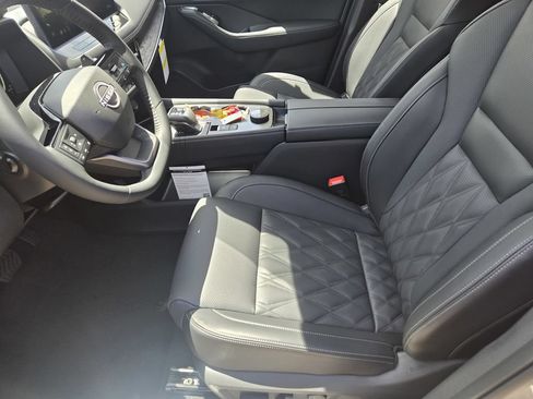 New 2026 Nissan Rogue Platinum AWD/4WD image 11