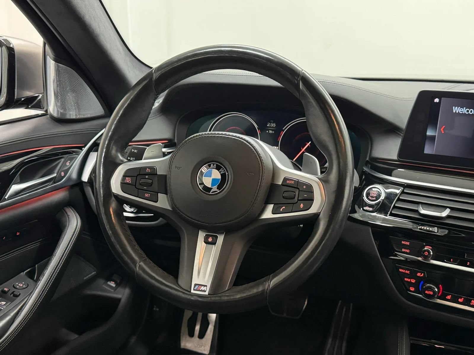 Used 2018 BMW M550i xDrive AWD/4WD image 29