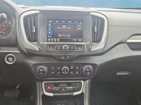 Used 2022 GMC Terrain SLE w/ Driver Convenience Package image 10