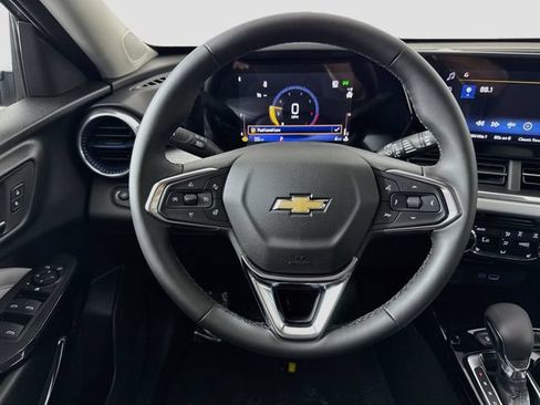 New 2026 Chevrolet Trax LT w/ LT Convenience Package FWD image 11
