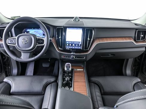 Used 2024 Volvo XC60 B5 Ultimate AWD/4WD image 20