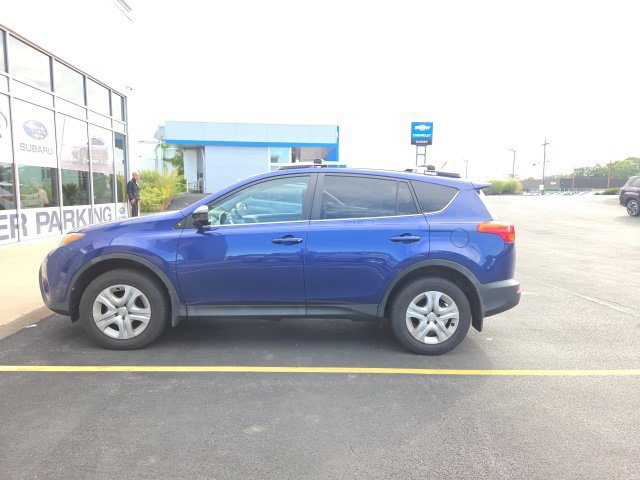 Used 2015 Toyota RAV4 LE AWD/4WD image 2