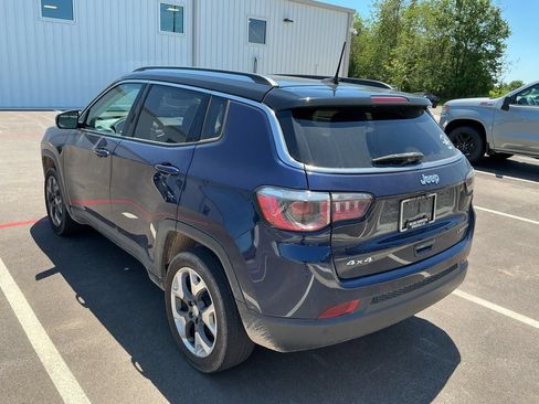 Used 2017 Jeep Compass Limited w/ Navigation Group AWD/4WD image 4