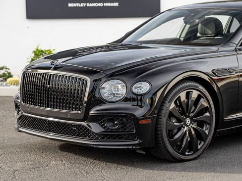 Certified 2022 Bentley Flying Spur V8 image 8