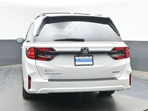 New 2026 Honda Odyssey Touring image 9