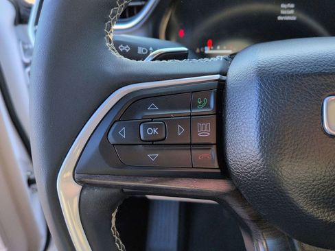 Used 2023 Jeep Grand Cherokee Limited w/ Luxury Tech Group II image 19