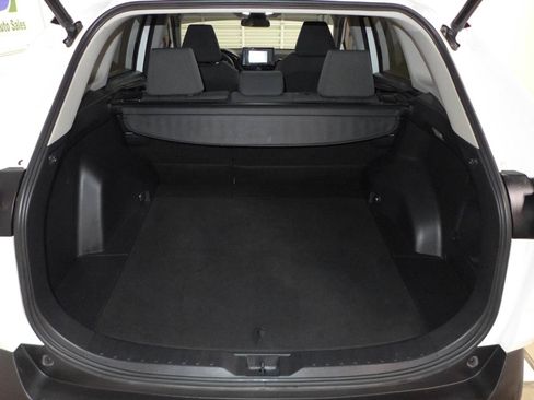 Used 2021 Toyota RAV4 XLE w/ Convenience Package FWD image 60