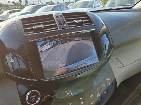 Used 2012 Toyota RAV4 EV image 43