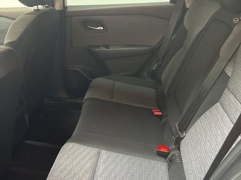 Used 2023 Nissan Rogue SV image 21