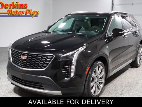 Used 2023 Cadillac XT4 Premium Luxury w/ Cold Weather Package FWD image 1