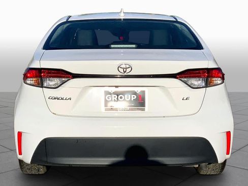 Used 2025 Toyota Corolla LE FWD image 5