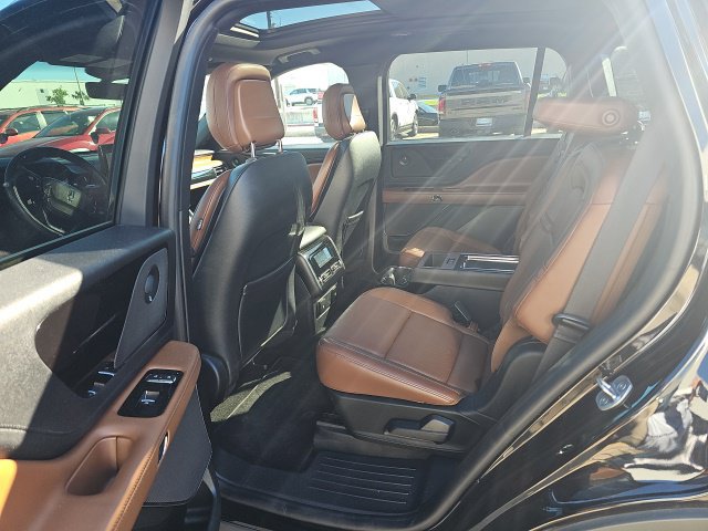 Used 2020 Lincoln Aviator Reserve w/ Equipment Group 201A RWD image 4