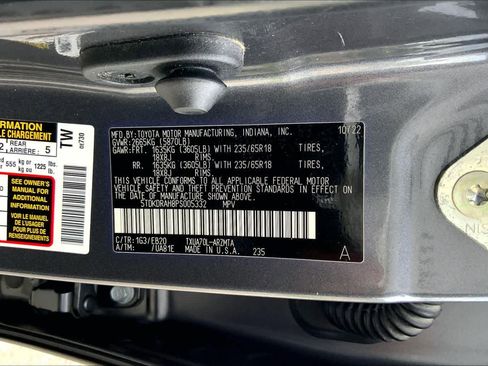 Used 2023 Toyota Highlander XLE FWD image 36
