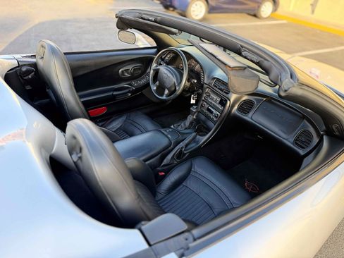 Used 2001 Chevrolet Corvette Convertible w/ Preferred Equipment Group2 RWD image 14