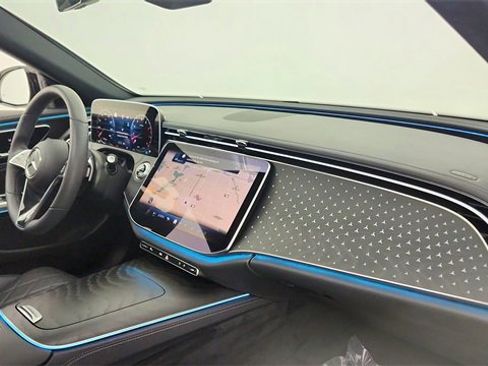 Used 2024 Mercedes-Benz E 450 4MATIC Sedan w/ Airmatic Package image 23