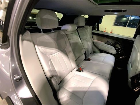 Used 2023 Land Rover Range Rover Sport SE image 19