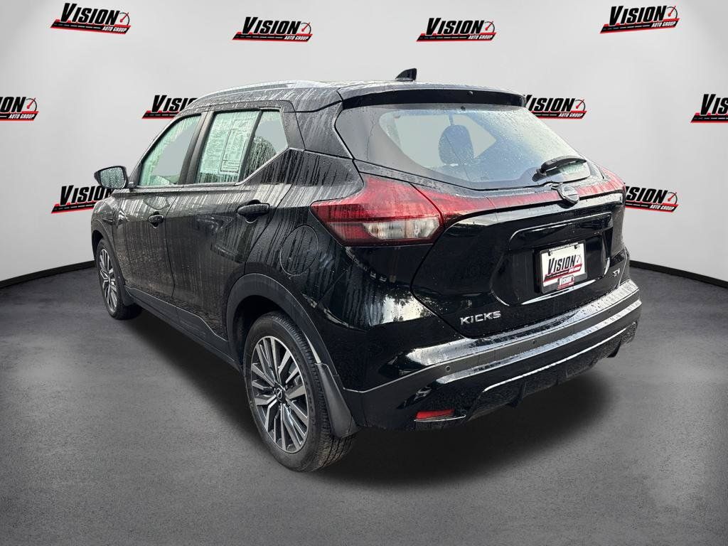 Certified 2024 Nissan Kicks SV FWD image 7